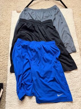 BUNDLE 3 MENS XL NIKE DRI FIT SHORTS